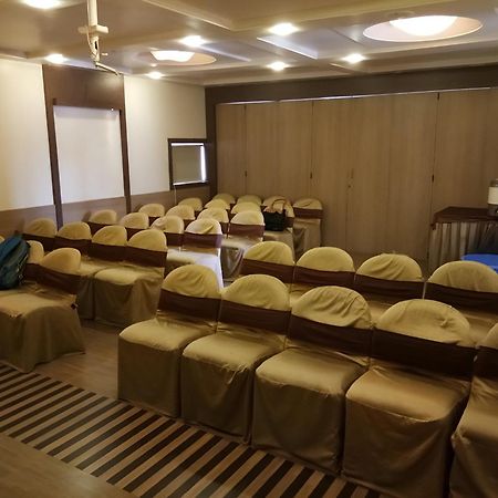 New Hotel Europa Inn Rajkot Εξωτερικό φωτογραφία