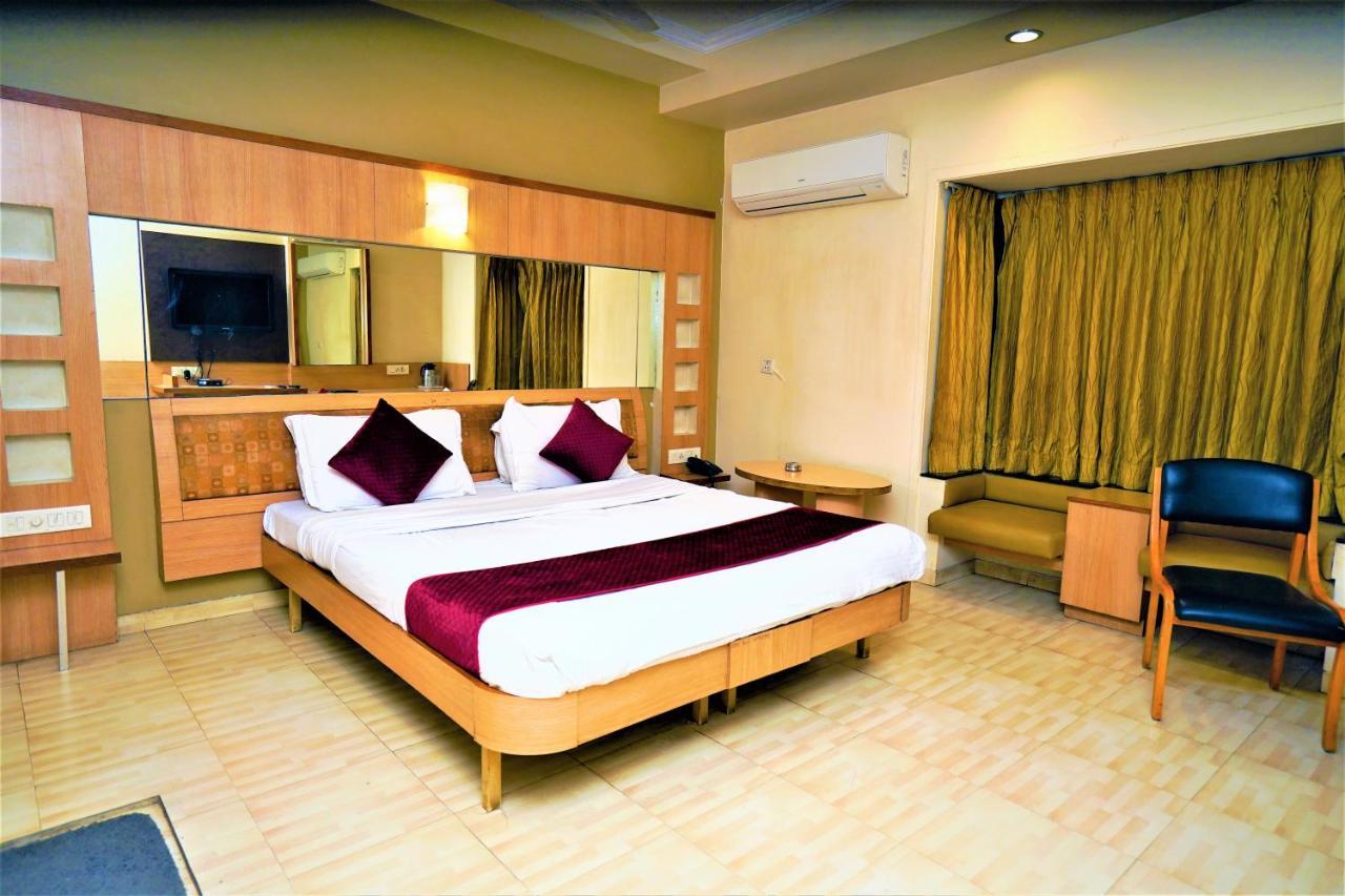 New Hotel Europa Inn Rajkot Εξωτερικό φωτογραφία