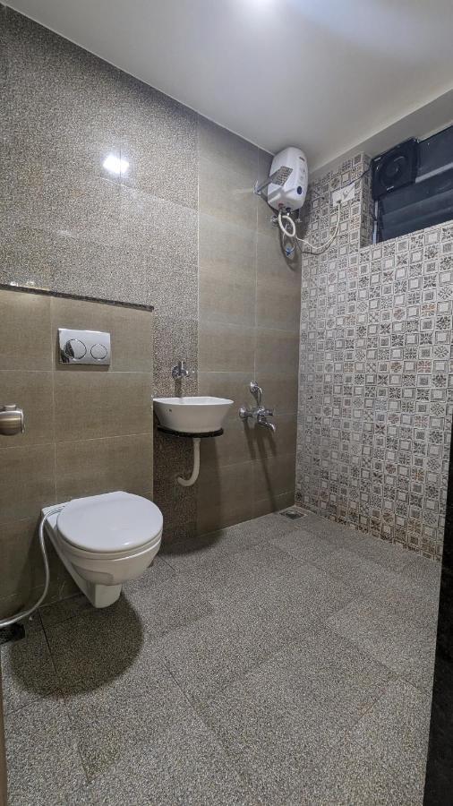 New Hotel Europa Inn Rajkot Εξωτερικό φωτογραφία