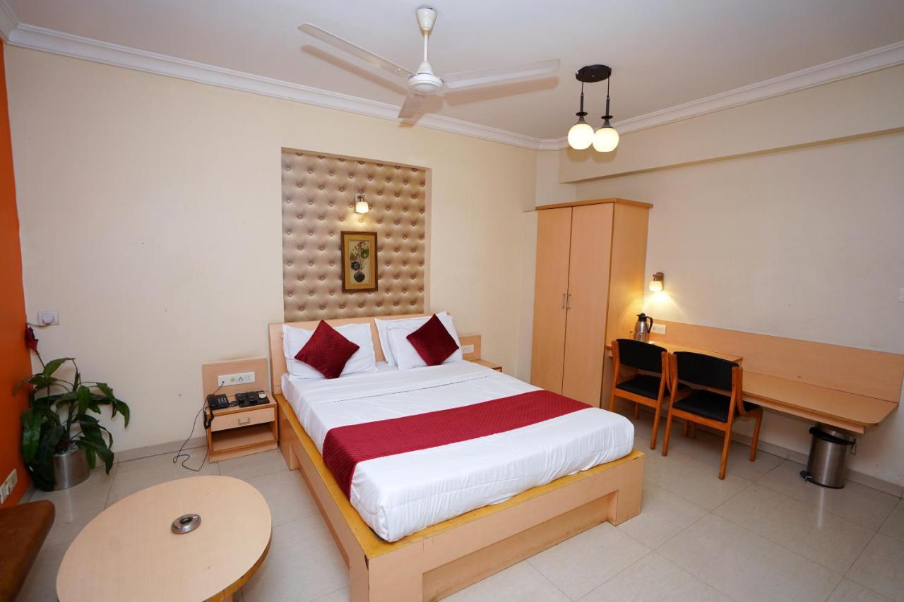 New Hotel Europa Inn Rajkot Εξωτερικό φωτογραφία