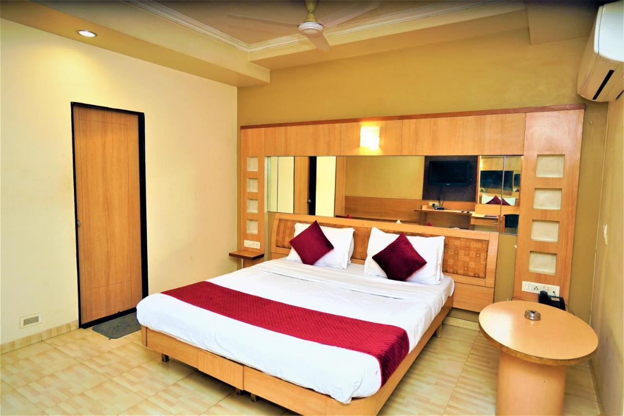 New Hotel Europa Inn Rajkot Εξωτερικό φωτογραφία