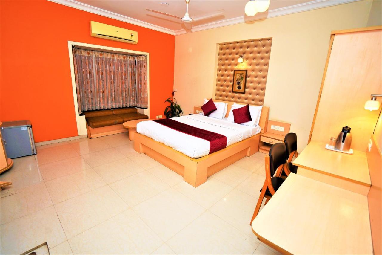 New Hotel Europa Inn Rajkot Εξωτερικό φωτογραφία
