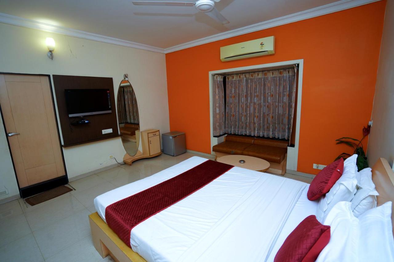 New Hotel Europa Inn Rajkot Εξωτερικό φωτογραφία