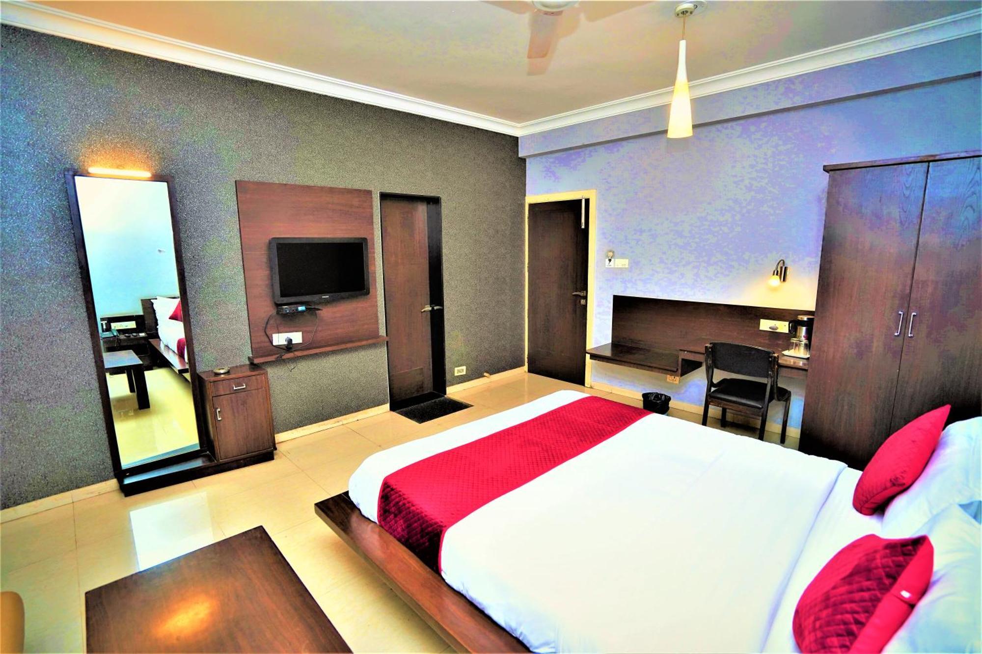 New Hotel Europa Inn Rajkot Εξωτερικό φωτογραφία