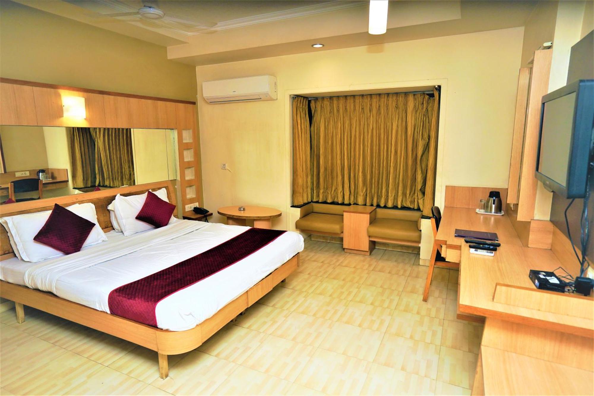 New Hotel Europa Inn Rajkot Εξωτερικό φωτογραφία