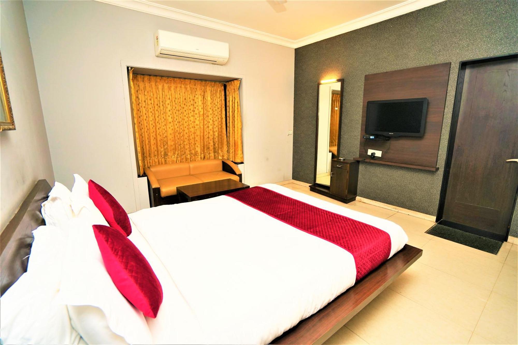 New Hotel Europa Inn Rajkot Εξωτερικό φωτογραφία