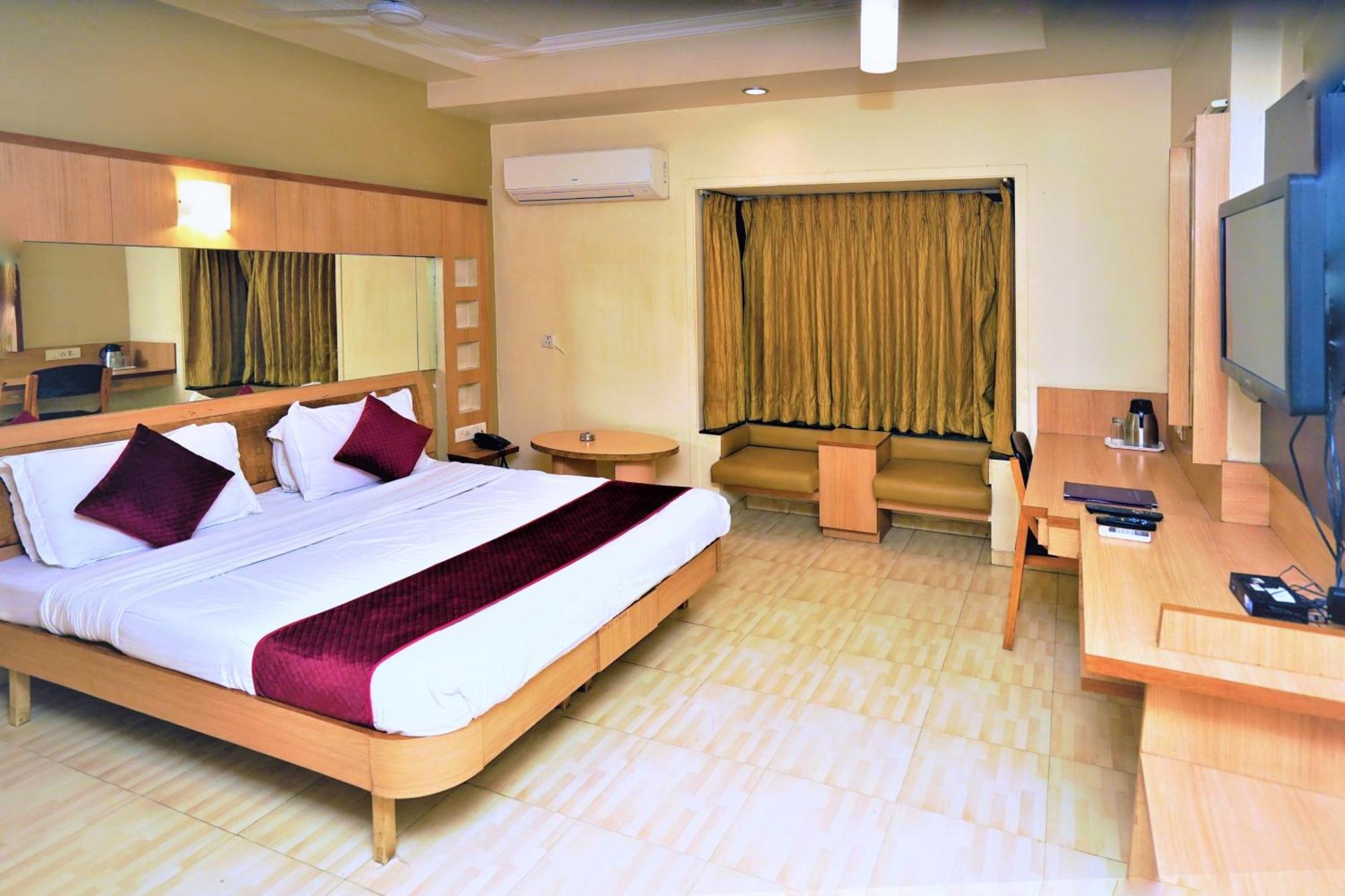 New Hotel Europa Inn Rajkot Εξωτερικό φωτογραφία