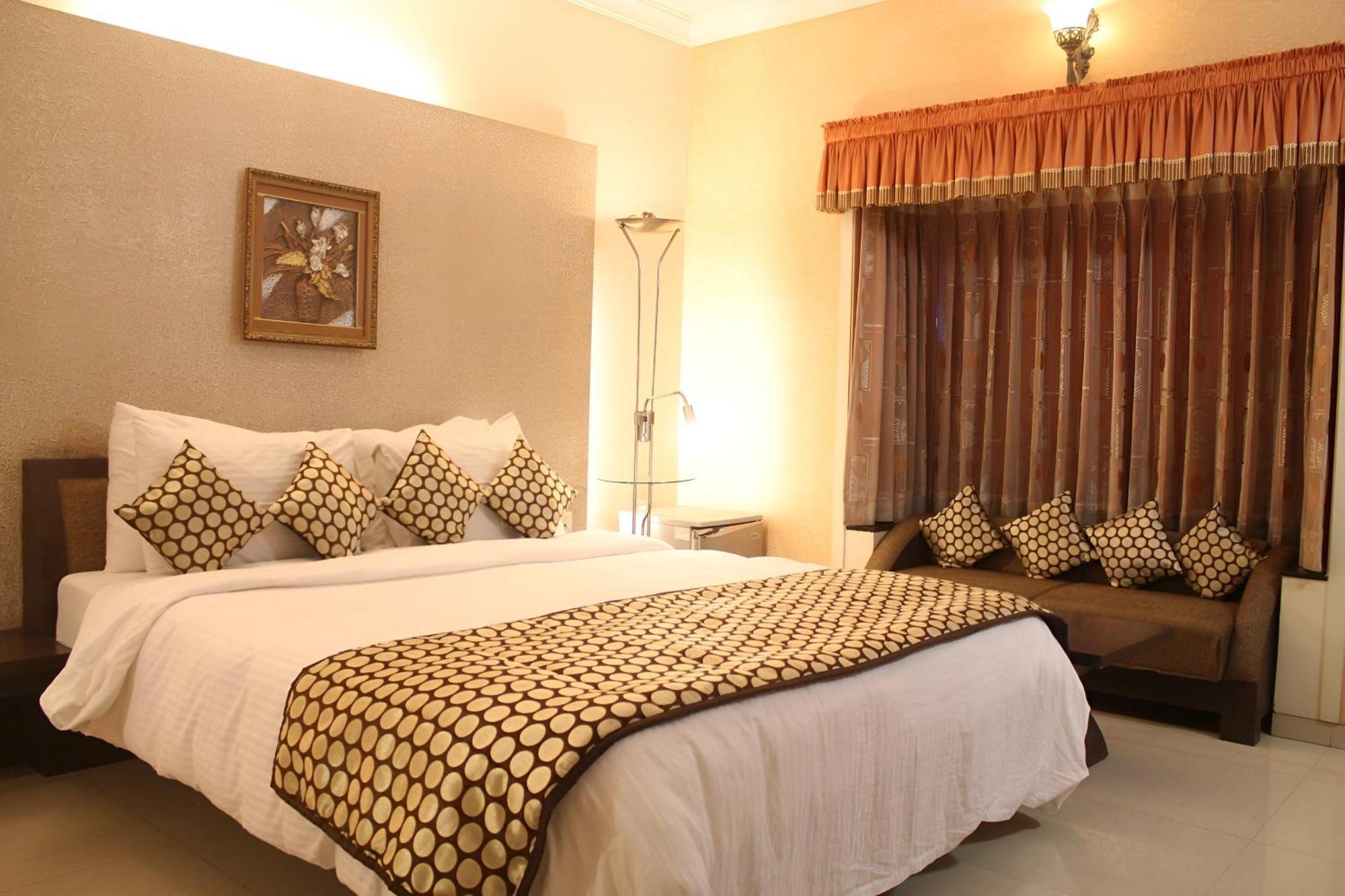 New Hotel Europa Inn Rajkot Εξωτερικό φωτογραφία