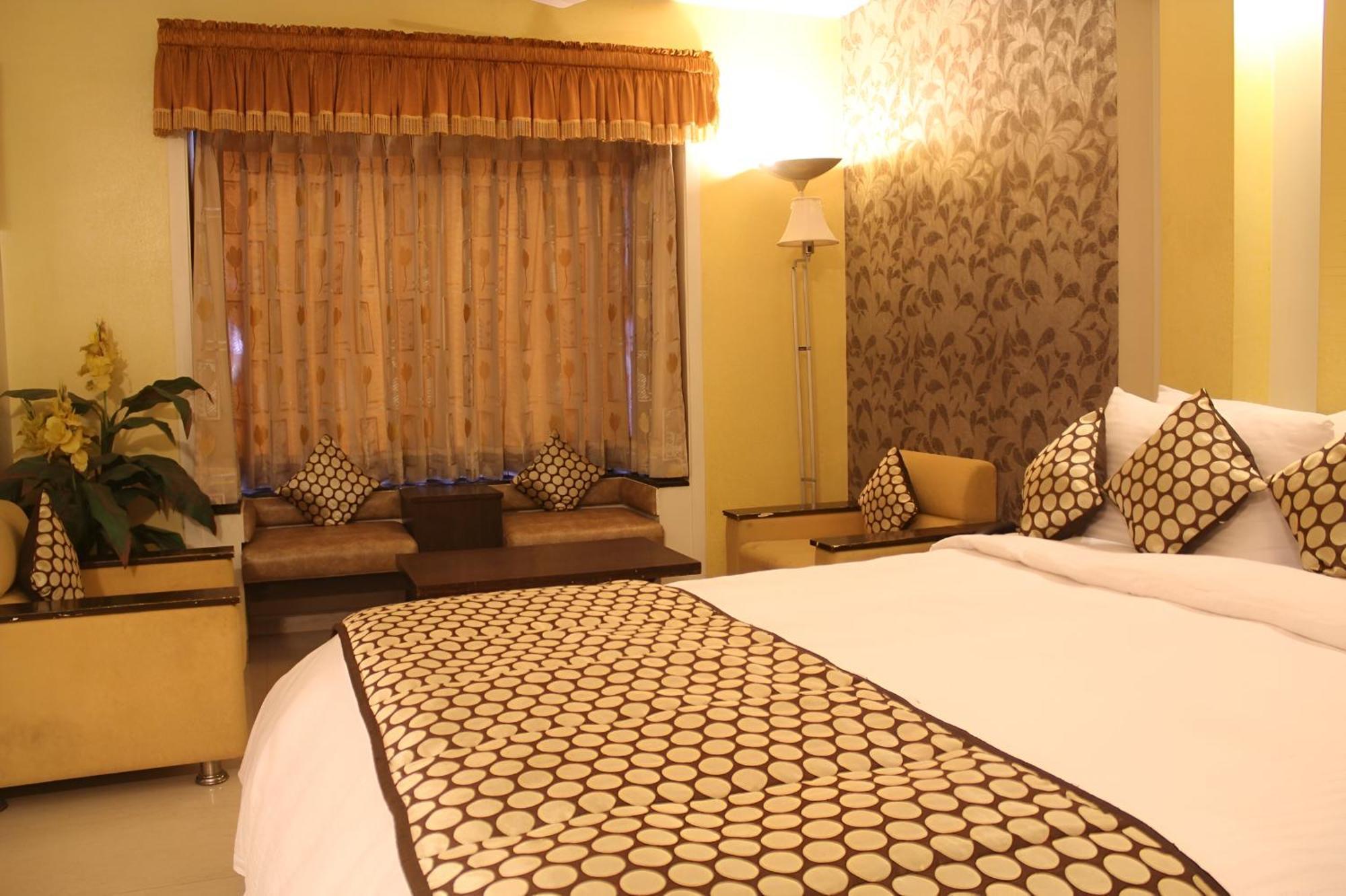 New Hotel Europa Inn Rajkot Εξωτερικό φωτογραφία